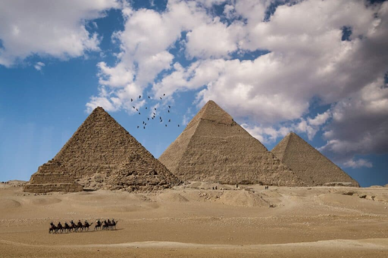 Pesë monumente të lashta që janë të radhitura astronomikisht