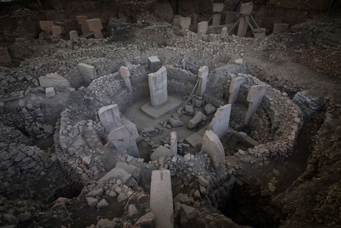 Shkencëtarët gjetën një monument 12,000-vjeçar – rezulton se mund të jetë kalendari më i vjetër i njerëzimit